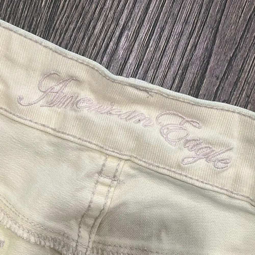 American Eagle Womens Jean Shorts Mid Rise Cuffed Hem Denim Stretch Ivory Size 6